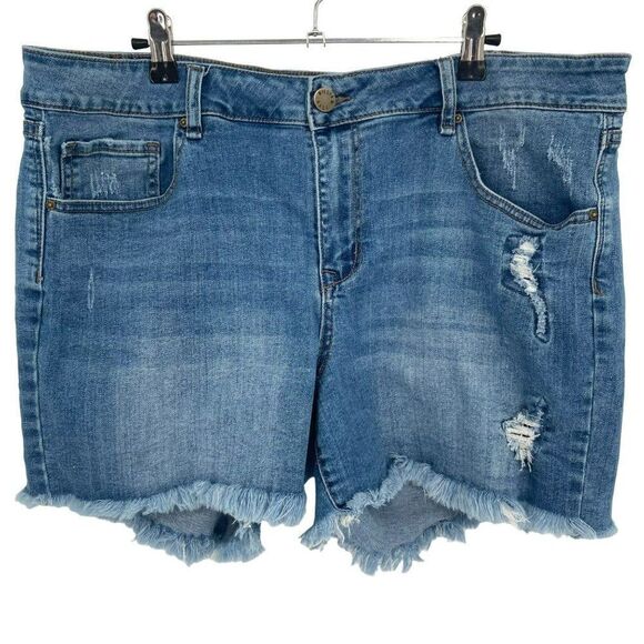 William Rast Perfect Shorts Distressed Raw Edge Hem Denim Size 18w - Picture 1 of 9